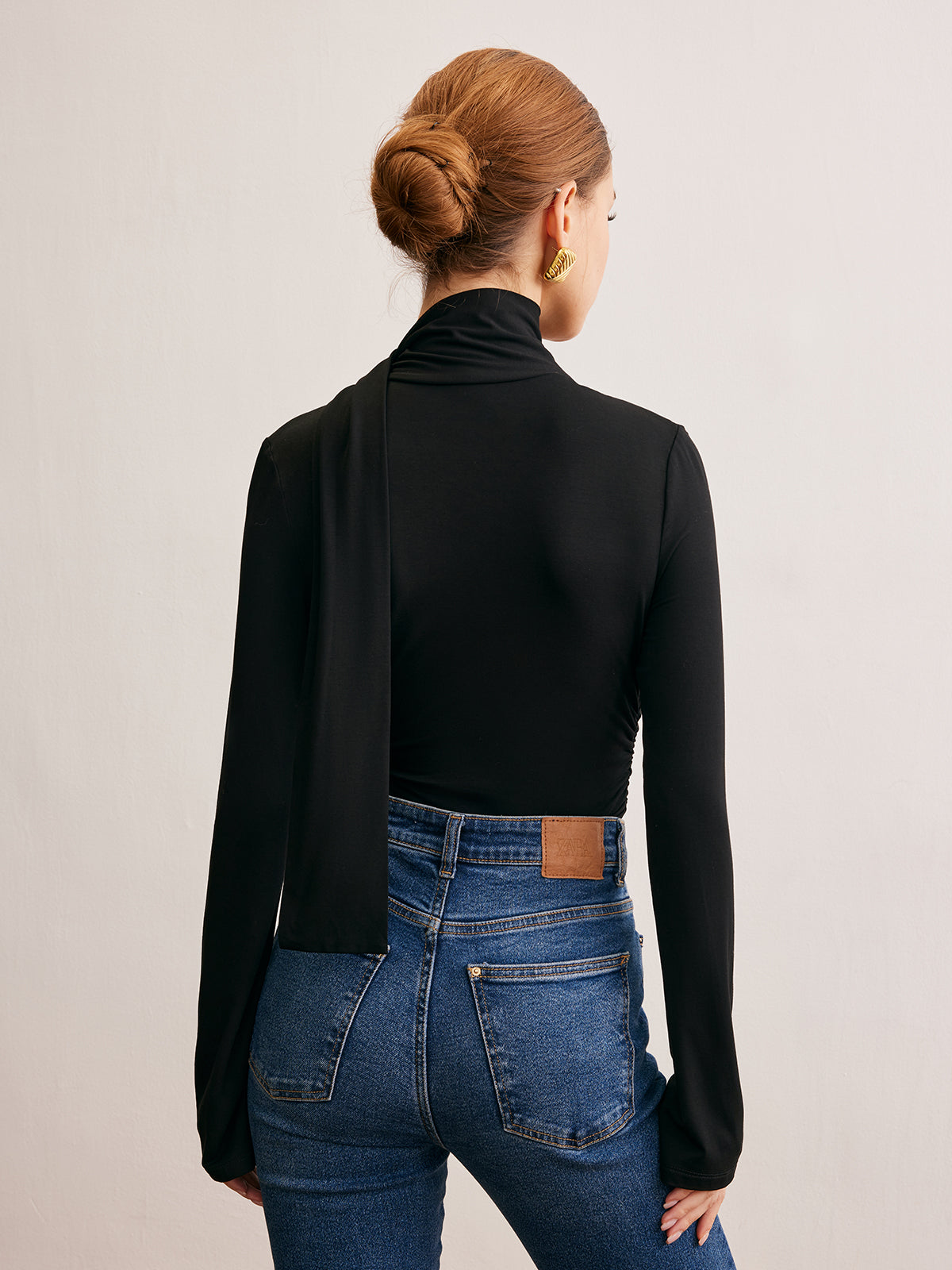 Langarm-Shirt mit Wasserfallausschnitt | Fließende Viskose | Elegant & Modern