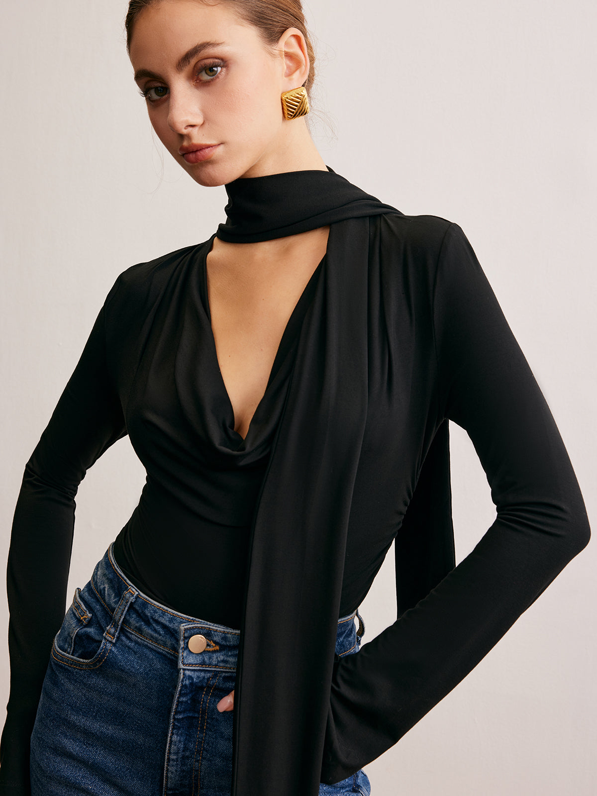 Langarm-Shirt mit Wasserfallausschnitt | Fließende Viskose | Elegant & Modern