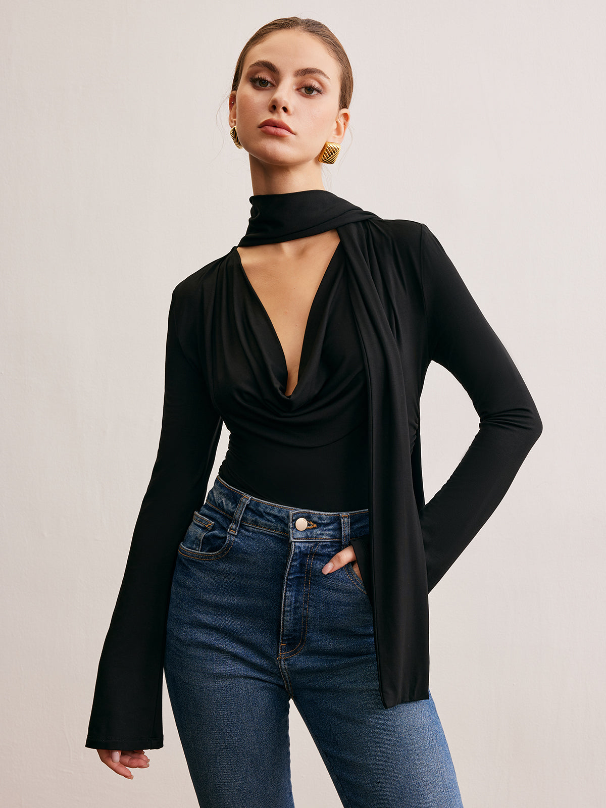 Langarm-Shirt mit Wasserfallausschnitt | Fließende Viskose | Elegant & Modern