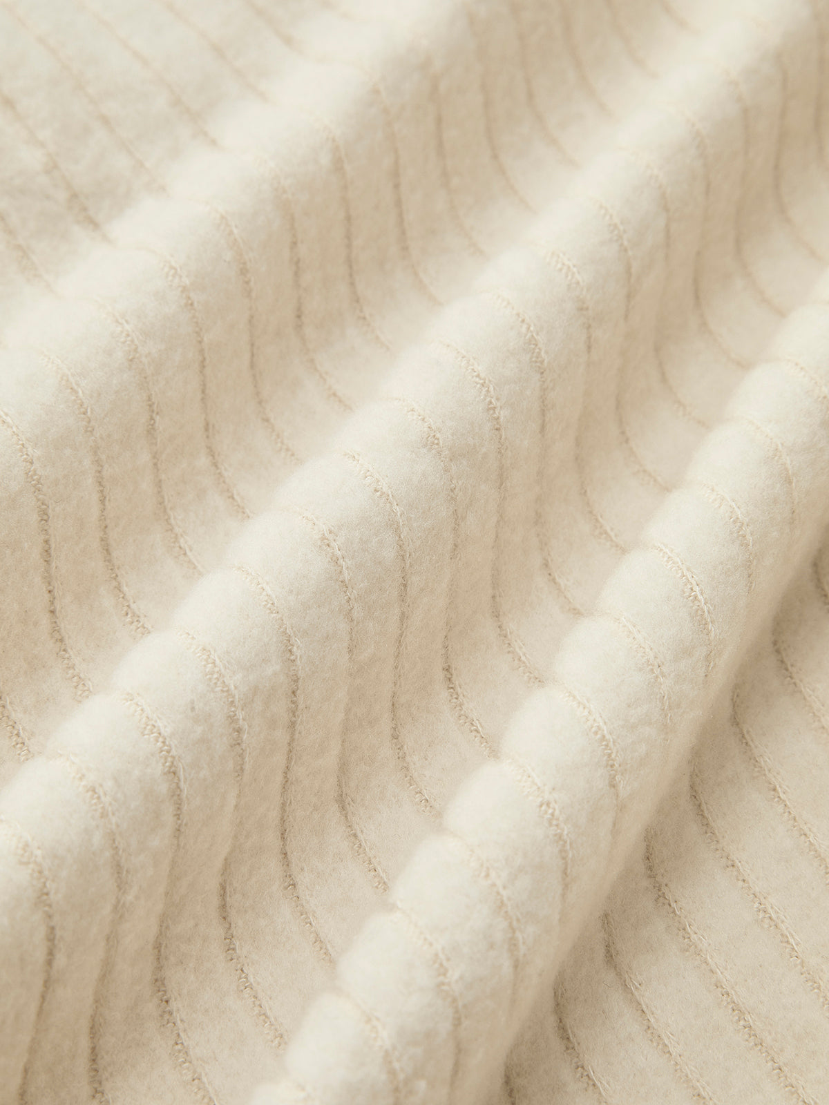 Gerippter Strickpullover | V-Ausschnitt & Taillierte Passform | Elegant & Vielseitig