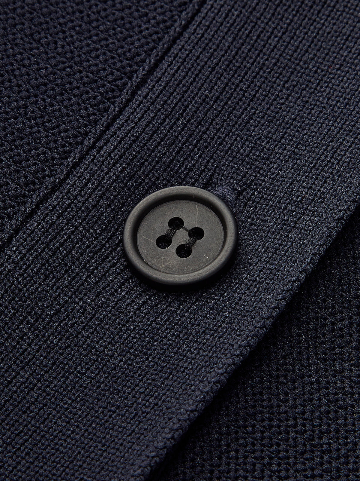 Figurbetonter Strick-Cardigan | Taillierter Schnitt & Schößchendetail | Elegant & Zeitlos