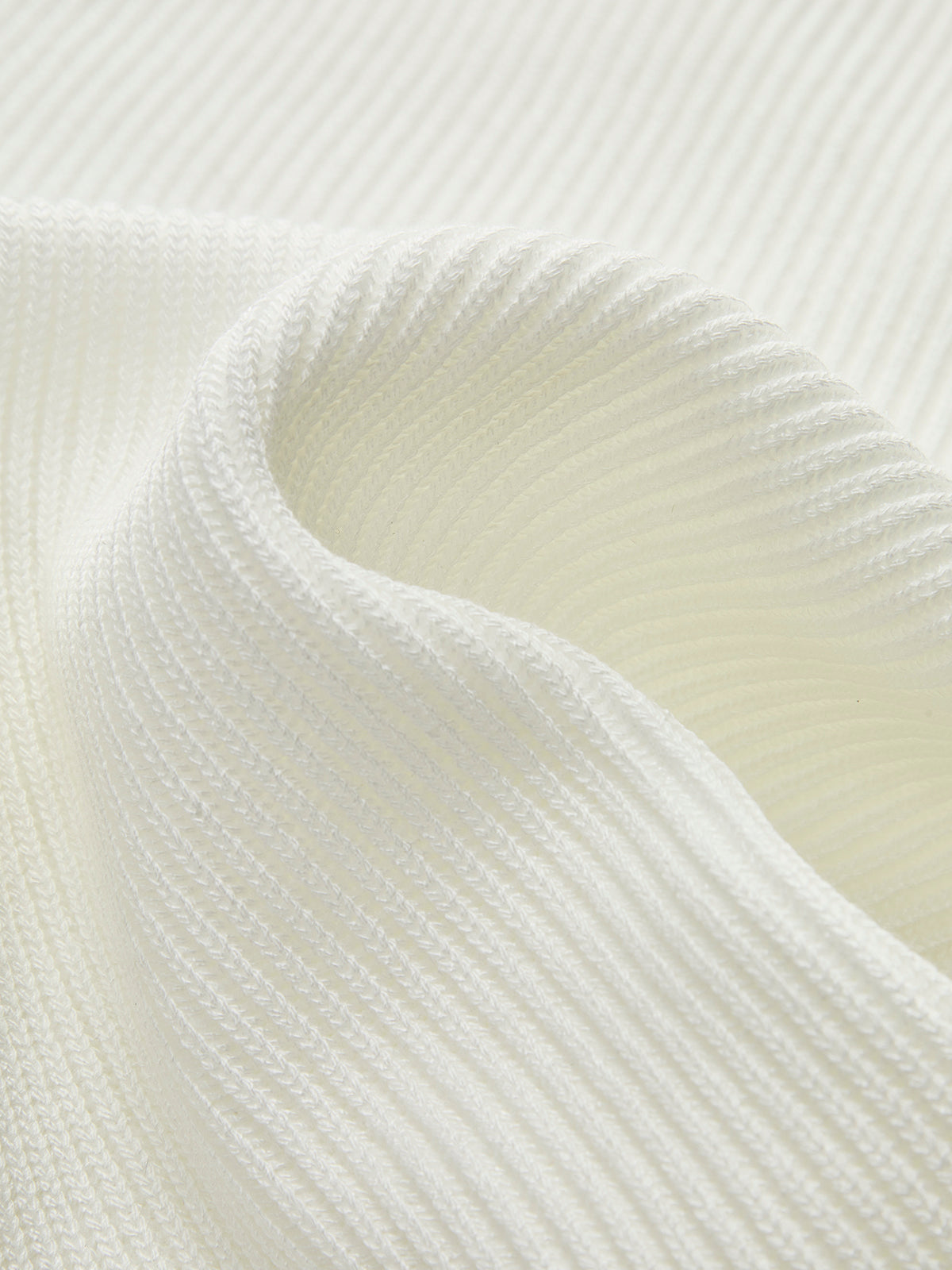 Schulterfreier Strickpullover | Figurnaher Schnitt | Elegante Raffinesse