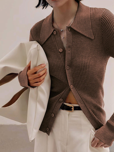 Gerippte Strickbluse | Klassischer Kragen | Figurbetonte Eleganz