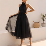 Neneta - Ein stilvolles und elegantes Damenkleid in Schwarz