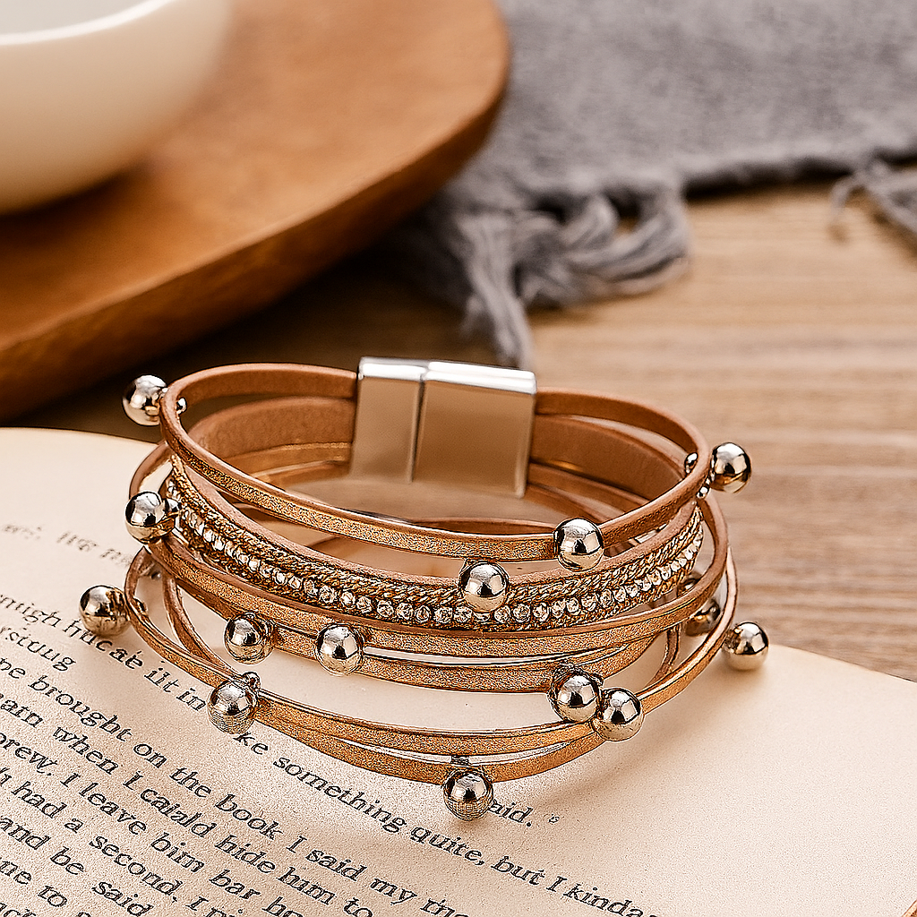 Mehrlagiges Lederarmband für Damen – Roségold mit Perlen und Kristall-Akzenten