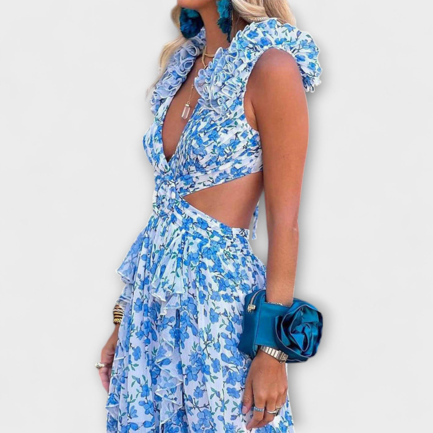 Elin - Maxikleid mit Rüschensäumen und Cut-Out-Details