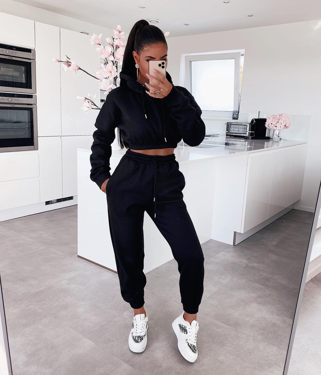 Zweiteiler-Sportset | Cropped Hoodie & Jogginghose | Lässiger Komfort