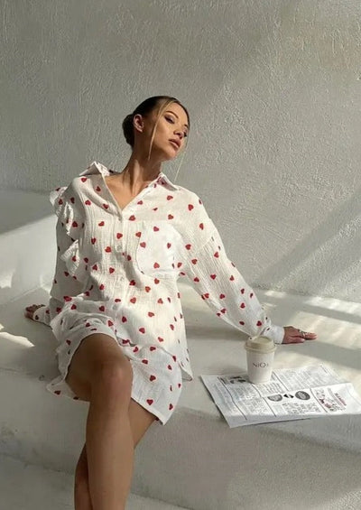 Zweiteiliges Set mit Herzprint | Oversize-Hemd & Shorts | Romantischer Look