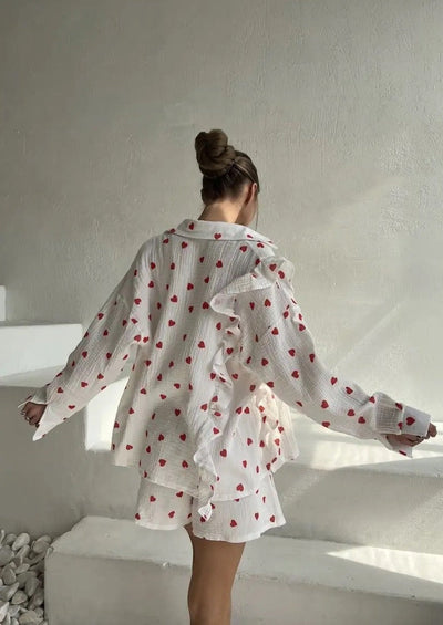 Zweiteiliges Set mit Herzprint | Oversize-Hemd & Shorts | Romantischer Look