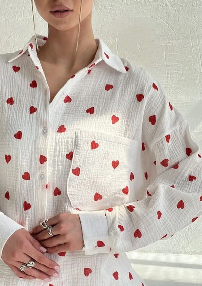 Zweiteiliges Set mit Herzprint | Oversize-Hemd & Shorts | Romantischer Look