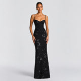 Norma - Stilvolles Maxikleid mit Blumenprint in Schwarz