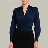 Livia - Elegante Langarm-Wickelbluse in Blau