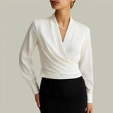 Livia - Elegante Langarm-Wickelbluse in Weiß