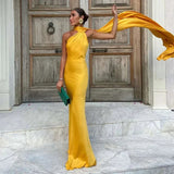 Langes Drapiertes Damenkleid | Elegantes Abendkleid mit Einem Träger in Gelb