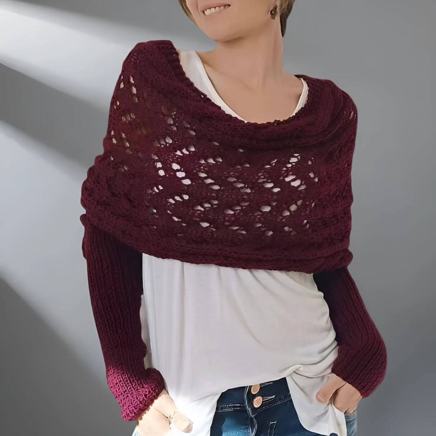 Lara™ – Stilvoller Gestrickter Schal mit Ärmeln