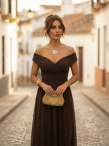 Löwe | Elegantes langes Damenkleid mit V-Ausschnitt in Braun