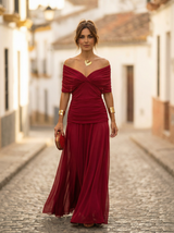 Löwe | Elegantes langes Damenkleid mit V-Ausschnitt in Rot