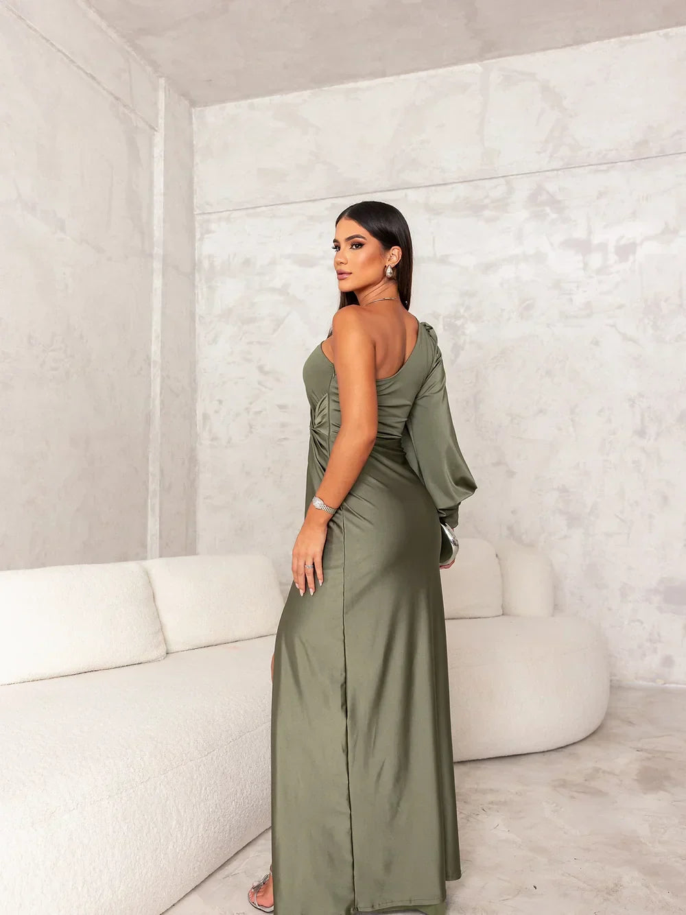 Isabelle | Abendkleid Lang mit One-Shoulder-Design und Hoch Schlitz aus Satin
