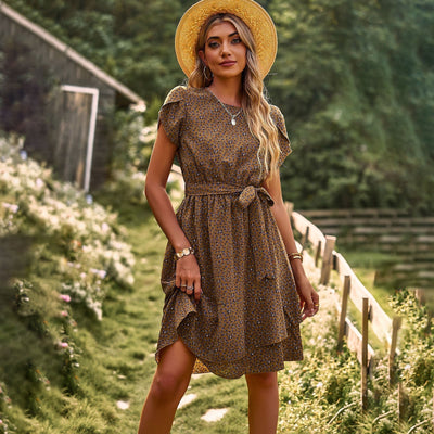 Sommerkleid mit Bindegürtel | Romantischer Look | Verspieltes Design