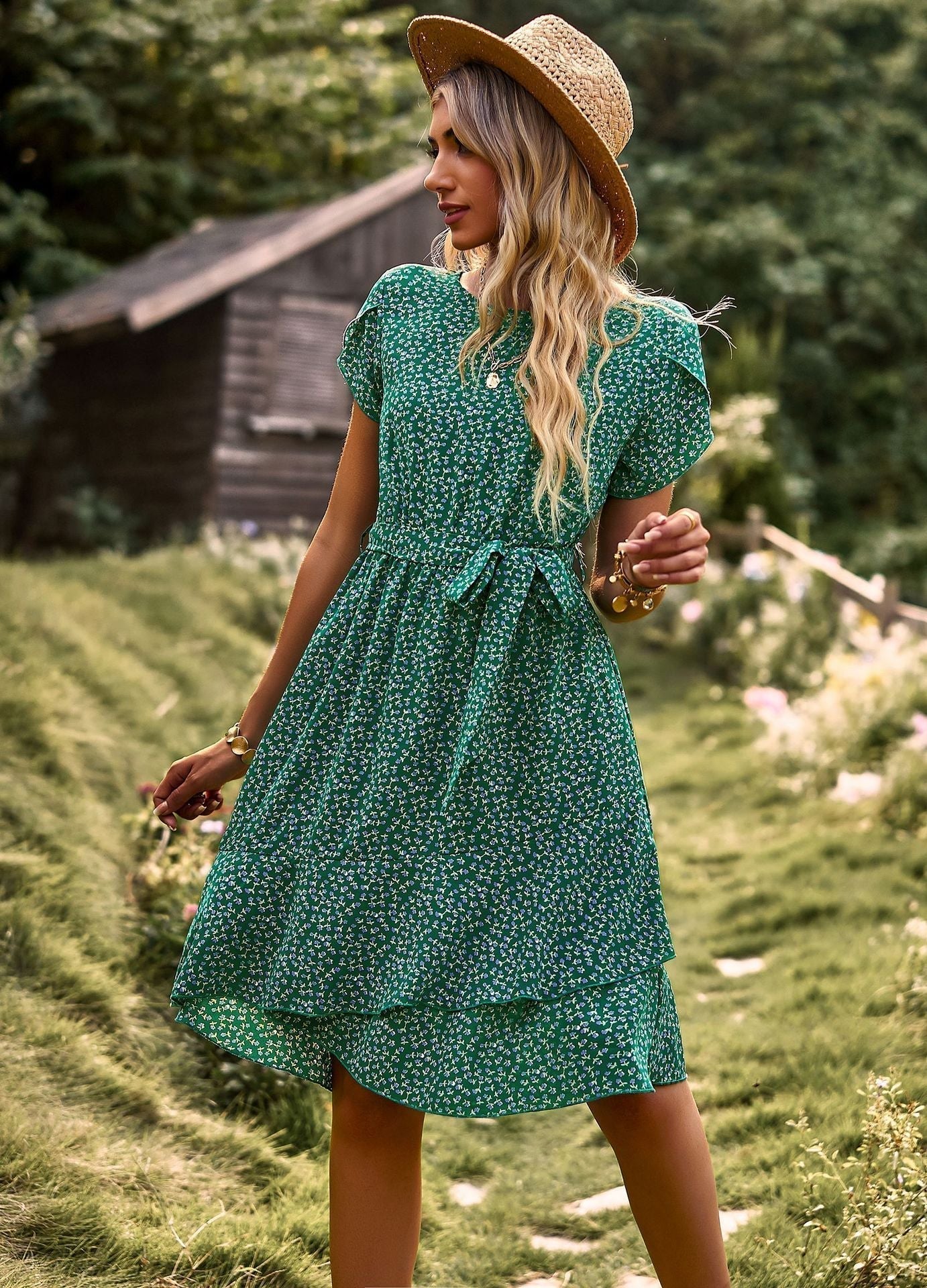 Sommerkleid mit Bindegürtel | Romantischer Look | Verspieltes Design