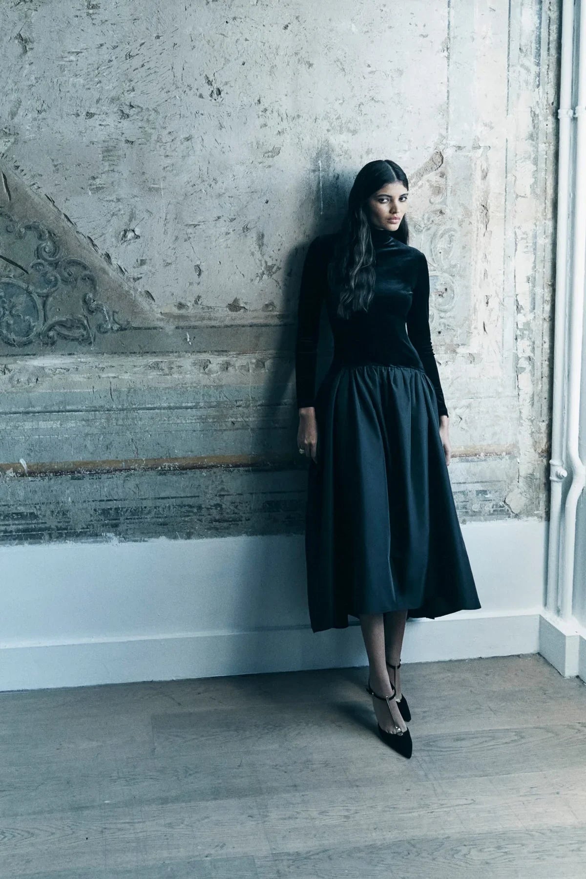 Elegantes Midikleid | Samt-Oberteil & Taftrock | Klassische Raffinesse