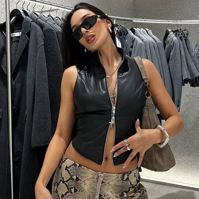 Vanessa - Figurbetonendes Crop-PU-Top mit Reißverschluss