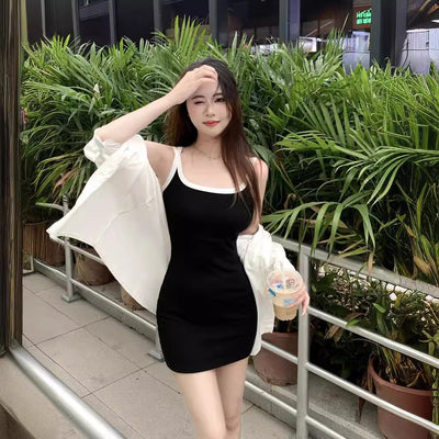 Femme Slim-Fit Mini-Kleid mit Kontrastbesatz Heidi-Mode