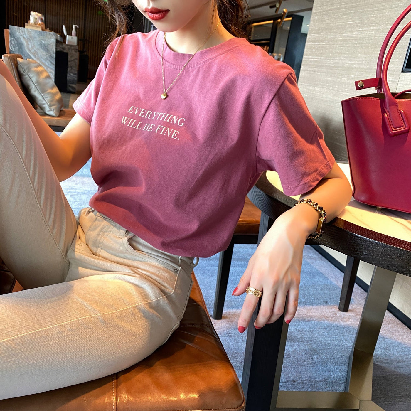 Femme Inspirierendes Grafisches T-Shirt Heidi-Mode