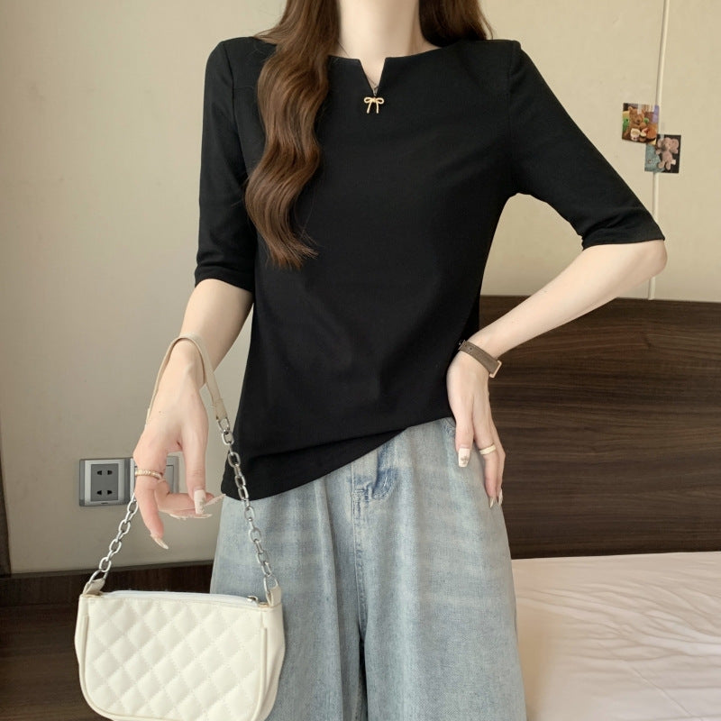 Femme Modern V-Ausschnitt Ikonisches T-Shirt Heidi-Mode