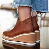 Damen nan Keilabsatz-Stiefelette mit verstecktem Plateau und elastischen Einstiegsleisten Drune in Kaffeebraun