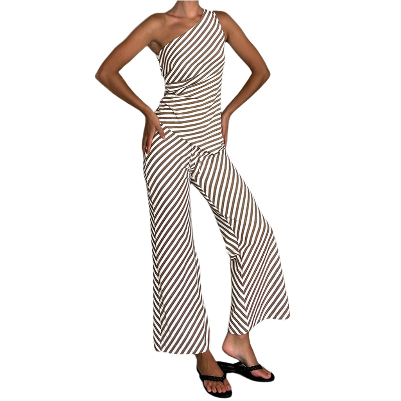 Andrea - Asymmetrischer Schnitt und elegantes Taillenset