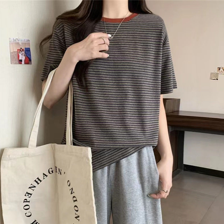 Femme Relaxed Fit Gestreiftes T-Shirt mit Kontrast-Ausschnitt Heidi-Mode