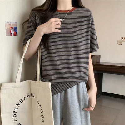 Femme Relaxed Fit Gestreiftes T-Shirt mit Kontrast-Ausschnitt Heidi-Mode