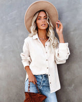 Damen nan oversized Cordhemd mit Brusttasche, Hemdkragen und aufgerollten Ärmeln Drune in Weiß