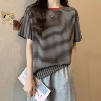 Femme Relaxed Fit Gestreiftes T-Shirt mit Kontrast-Ausschnitt Heidi-Mode