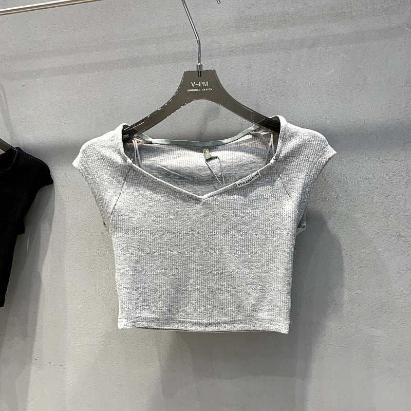 Femme Ripp Crop Top mit Übergroßem V-Ausschnitt Heidi-Mode