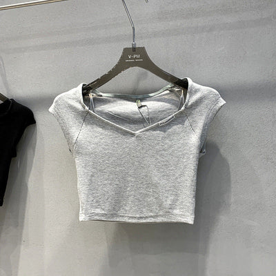 Femme Ripp Crop Top mit Übergroßem V-Ausschnitt Heidi-Mode