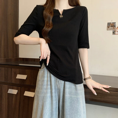 Femme Modern V-Ausschnitt Ikonisches T-Shirt Heidi-Mode