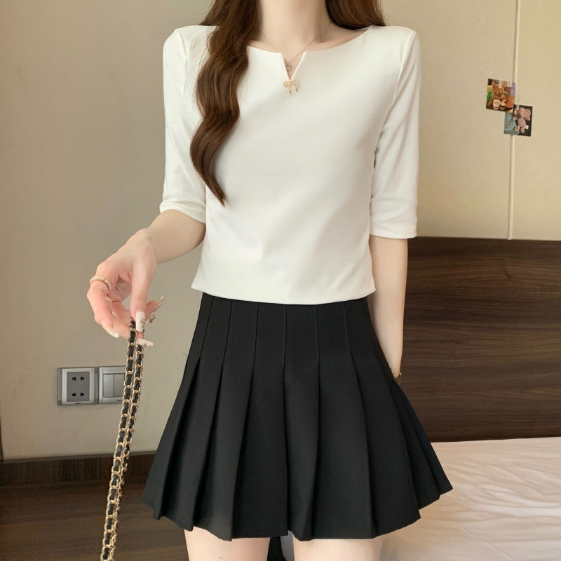 Femme Modern V-Ausschnitt Ikonisches T-Shirt Heidi-Mode