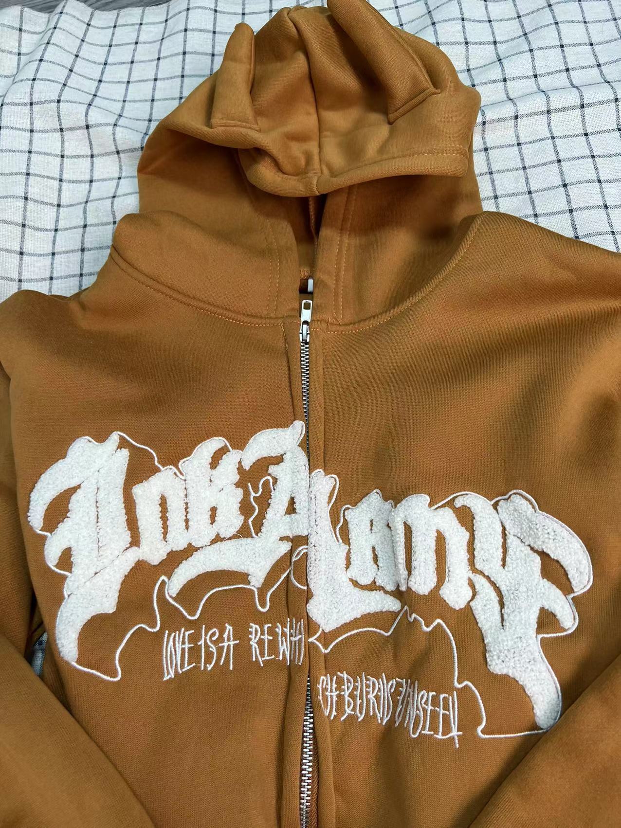 Femme Grafik Zip-Up Hoodie mit einzigartiger Aussage Heidi-Mode