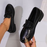 Damen nan Lack-Loafer mit auffälligem Kettendetail und gepolsterter Plateau-Laufsohle Drune in Schwarz (Matt D77)