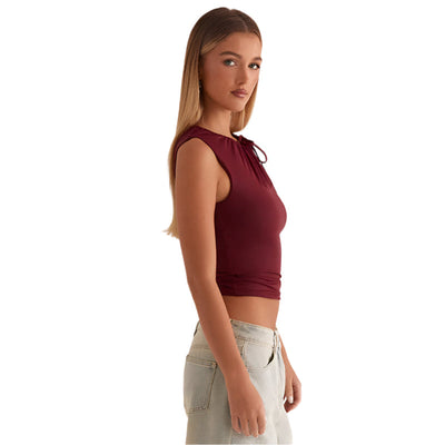 Freya - Legesyg Schulterrüschen und Knoten