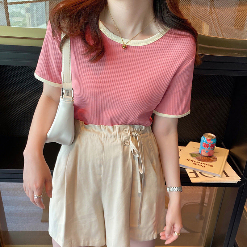 Damen geripptes Kurzarm-T-Shirt mit kontrastierendem Ausschnitt Heidi-Mode