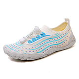 Damen Mesh Slip On Wassersport Sneakers – Schnell Trocknende Aqua Schuhe in Weiß