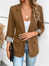 Damen nan taillierter dreiviertelarm Blazer mit Pattentaschen und umgeschlagenen Manschetten Drune in Braun
