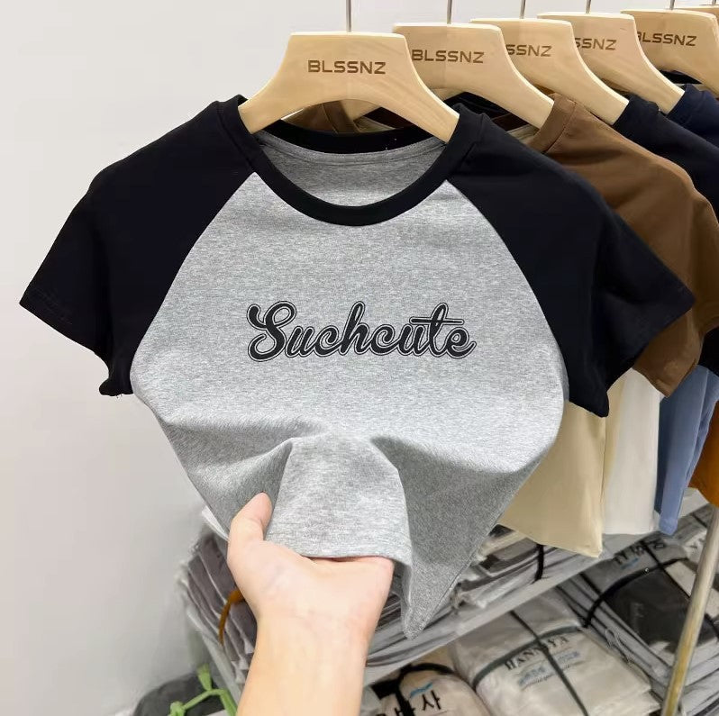 Femme Grafik-Tee mit kontrastierenden Ärmeln Heidi-Mode