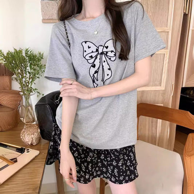 Femme Verspieltes Schleifen Grafik T-Shirt Heidi-Mode