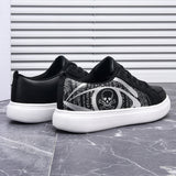 Damen Schwarze Schnür-Sneaker Mit Totenkopf-Print – Gepolsterte Komfortschuhe in Grauschwarz