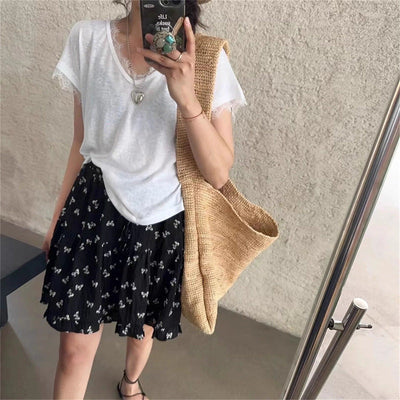 Femme Spitzenbesetztes V-Ausschnitt T-Shirt Heidi-Mode