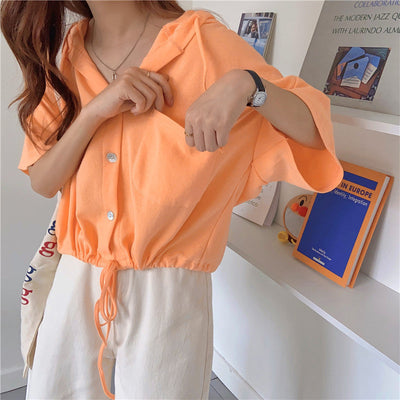 Femme Kurzarm Button-Up Hoodie mit Kordelzugdetail Heidi-Mode